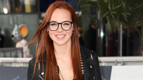 Kürzere Weiße Haare Das Ist Wirklich Stefanie Heinzmann Promiflashde