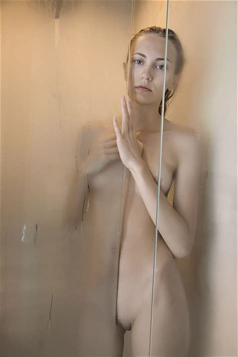 Gorgeous Deviantart Girl In Shower Malloryevr