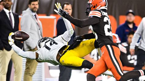 Steelers Rookie Wr George Pickens Makes Incredible One Handed Catch