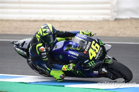 I thought a lot before taking this. Valentino Rossi, Petronas Yamaha SRT - GP d'Espagne ...