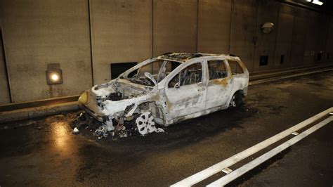 Vor dem nordportal in göschenen stauten sich die fahrzeuge. Brand im Gotthardtunnel: Auto fängt Feuer