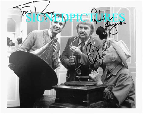 Captain Kangaroo Cast Bob Keeshan And Mr Fred Rogers Signed Autograph 8x10 Photo Television