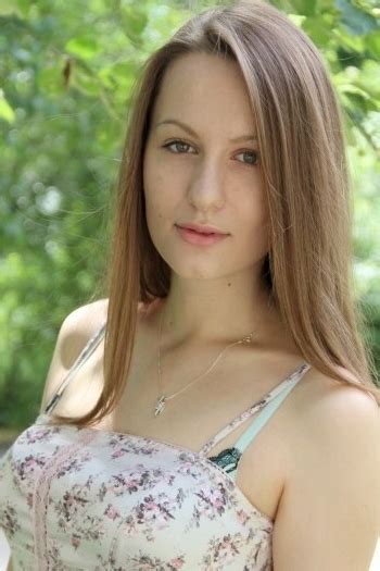 ukrainian single nastya green eyes 29 years old id63399