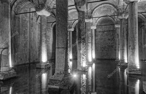 Turqu A Estambul La Cisterna Bas Lica Subterr Nea Construida Por Justinianus En El Siglo Vi