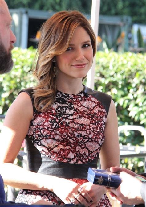 Sophia Bush Sophia Bush Photos Sophia Bush Drops By Extra