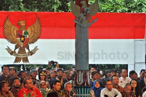 Dalam pembahasan mengenai pengertian pancasila, memahami pancasila dari sumber bahasanya adalah penting. Sumber Ideologi Pancasila Adalah Kearifan Lokal Indonesia