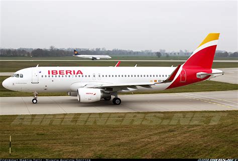 Airbus A320 214 Iberia Aviation Photo 2544105