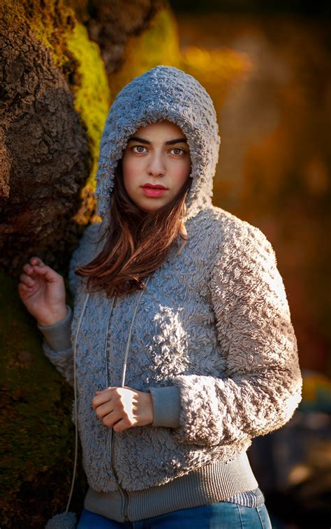 Free Photo Woman Wearing Gray Wool Hoodie Brunette Fashion Forest Free Download Jooinn