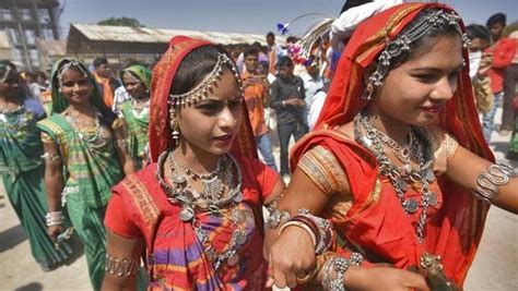 Photos The Tribal Way To Tinder Before Holi In Madhya Pradesh