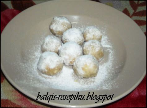 It was the kuih i really look forward to eat when i visit relatives/friends' houses during chinese new year or hari raya. Biskut Makmur Berunai