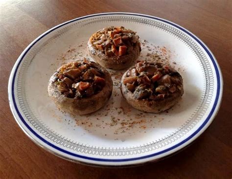 Avete mai fatto i funghi gratinati al forno? Funghi ripieni e gratinati: la ricetta - Blog