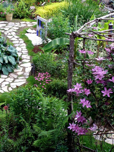 See more ideas about clematis, plants, garden. Backyard Landscaping Ideas For A Gorgeous Retreat ...