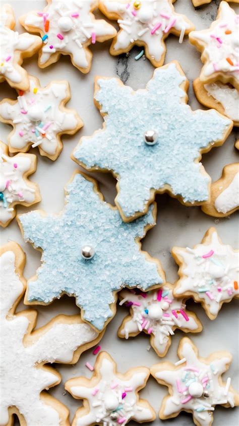 It's perfect for decorating cut out cookies. Classic and simple royal icing made with meringue powder ...