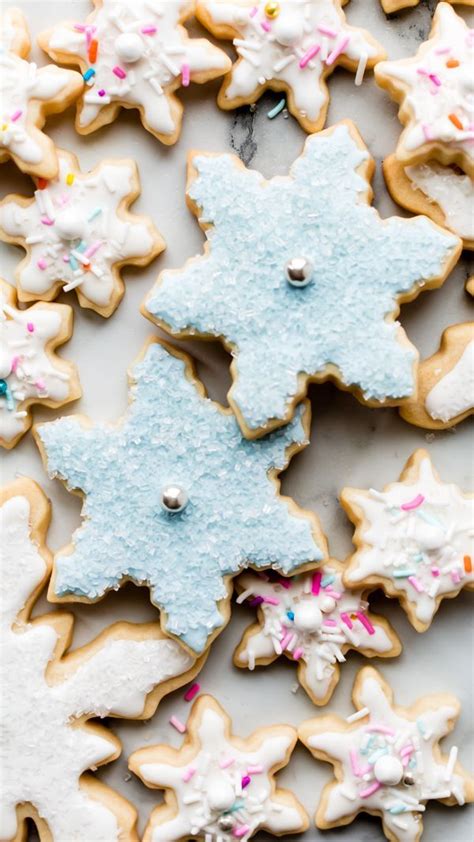 Make royal icing with fresh egg whites. Classic and simple royal icing made with meringue powder ...