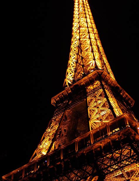 La Tour With Spotlights Eiffel Tower By Night Paris Franc Flickr
