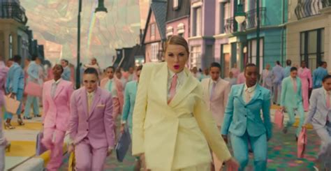 Is There Queer Iconography In Taylor Swifts New Video Garage