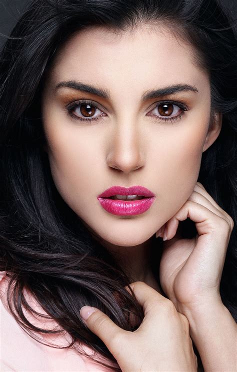 Classify Mexican Model Actress Lizandra Amer