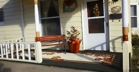 Grizzly grass dark green plush carpet (indoor or outdoor) Front Porch Update. | Diy door, Outdoor carpet, Porch