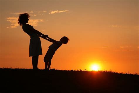 Fondos De Madre E Hijo ¡bonitos Fondos De Pantalla