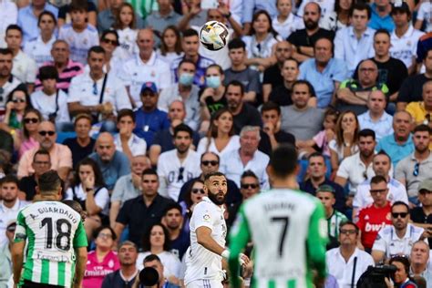 Madrid Zone On Twitter All Eyes On Him Benzema
