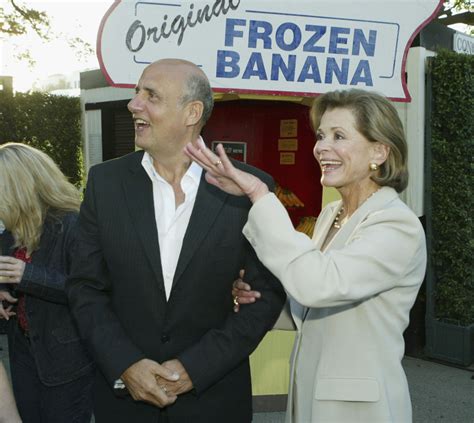Netflix Takes The Arrested Development Banana Stand On A World Tour