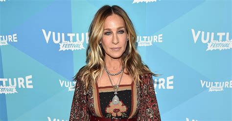 Sarah Jessica Parker Owns The Irl Carrie Necklace And She Nearly Lost