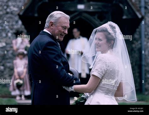Wedding Uk Jennifer Parker Christopher Dyer Bride And Father 1997 Stock