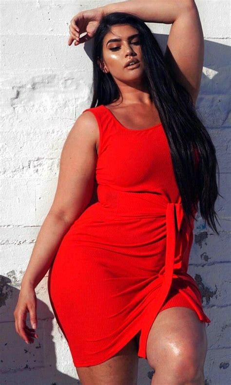 Latecia Thomas Lil Red Dress Curvy Fashion Plus Size Looks