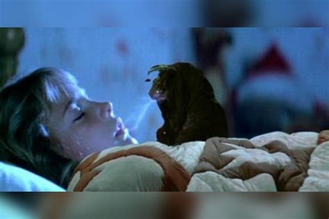 Louis spikes jud's whiskey to knock him out and prevent him from interfering with louis' plan to steal ellie's body from her grave. 20 Creepiest Stephen King Movie Moments - Page 5
