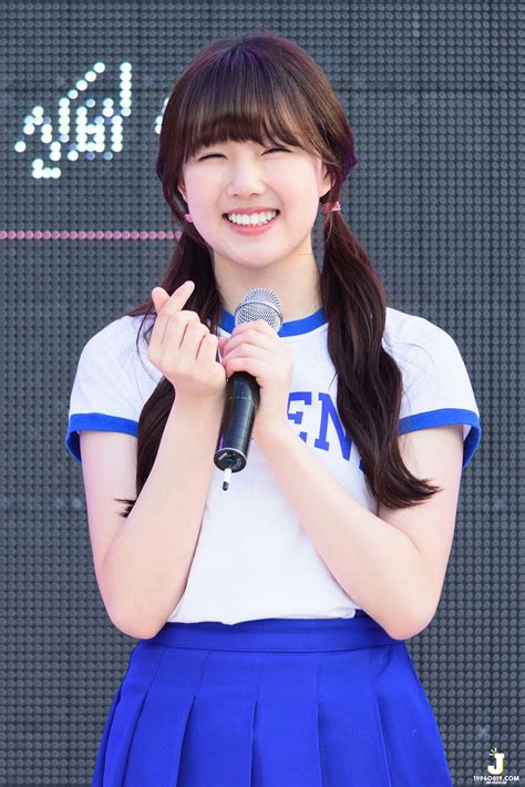 Yerin has several things in common with umji, both have ye in their real name, both have blood type o and also their birth date is the same. Photo - 150329 인제 핸즈모터페스티벌 여자친구 예린 | セレブ, Gfriend イェリン, 有名人