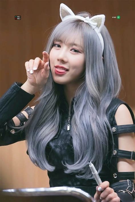 Yoohyeon Silver Hair Asian Beauty Girl Strawberry Hair