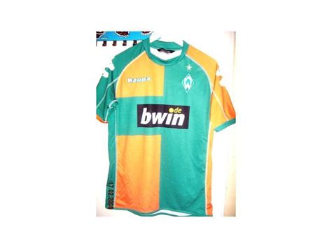 It does not meet the threshold of originality needed for copyright protection, and is therefore in the public domain. Nike SV Werder Bremen Trikot Away Testberichte bei yopi.de