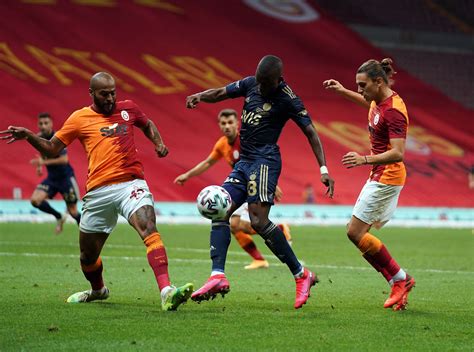 Blühen Ashley Furman Parasit Fußball Galatasaray Gegen Fenerbahce