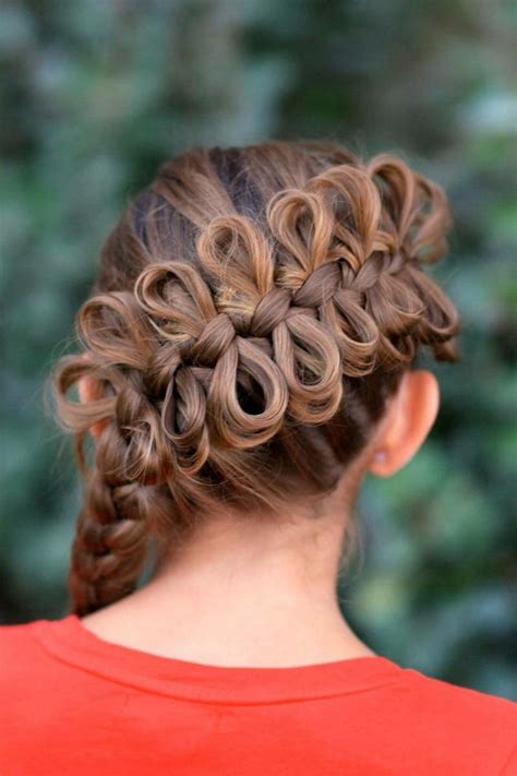 It is a great style for those girls who love to try a braid but want the freedom of an open. La moda en tu cabello: Originales peinados con trenzas ...