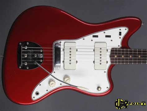 With an offset design & fatter pickups, the fender jazzmaster has made its statement as one of rock 'n' rolls most watch as john dreyer demos the '60s jazzmaster from the vintera series. 1960 Fender Jazzmaster - Candy Apple Red ...
