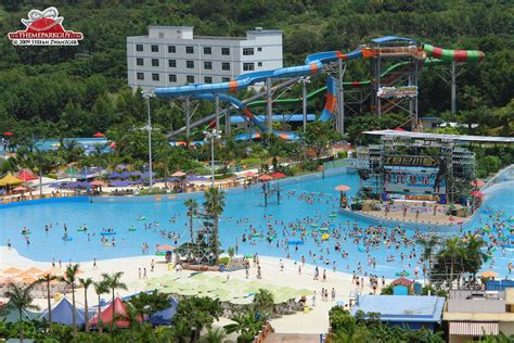 Desaru waterpark is just 90 minutes from singapore woodlands checkpoint & it's the largest wave pool in southeast asia. Chimelong Waterpark photos by The Theme Park Guy