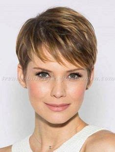 Classic And Elegant Short Hairstyles For Women Over In
