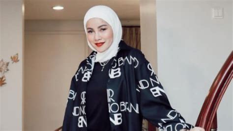 Foto Seksi Olla Ramlan Di Close Friend Ig Bocor Tampil Tanpa Hijab Dan Pakai Atasan Tanktop