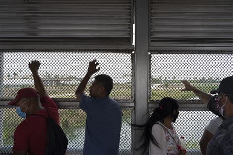Illegal Border Crossings Fell Dramatically In April Us Expels