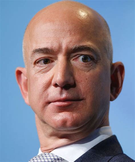 Jeff bezos is an american businessman and the founder of amazon. Biografia di Jeff Bezos