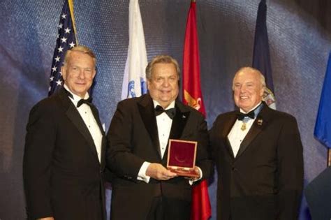 Fresh Easy Buzz Veteran Grocer Stater Bros Ceo Jack Brown Receives Congressional Medal Of