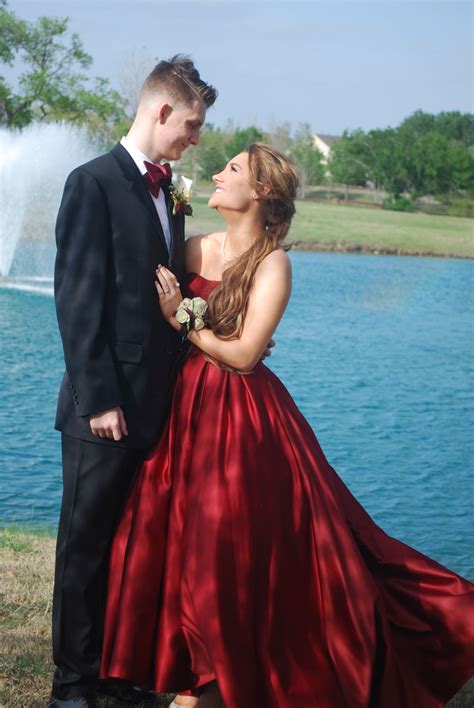 Pin By Caroline Grace On Prom Pictures 2018 Prom Poses Prom