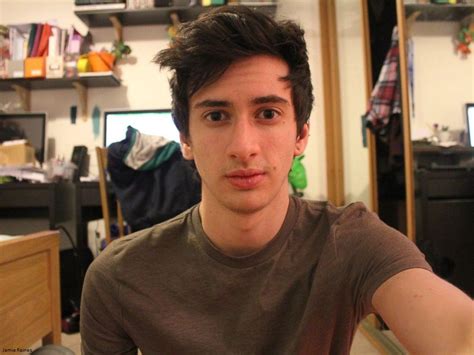 In Captivating Selfies 21 Year Old Man Captures His 3 Year Gender