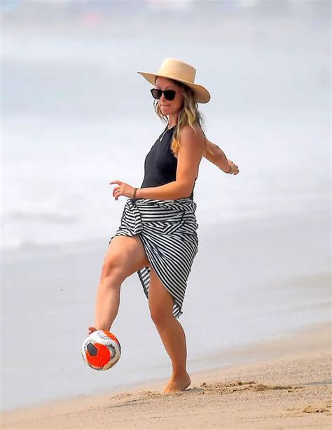 Olivia Wilde Looks Incredible As She Plays On The Beach With Jason Sudeikis