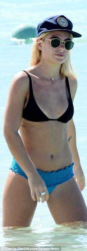 Made In Chelsea S Jess Woodley Shows Off Her Toned Abs In Frilly Bikini