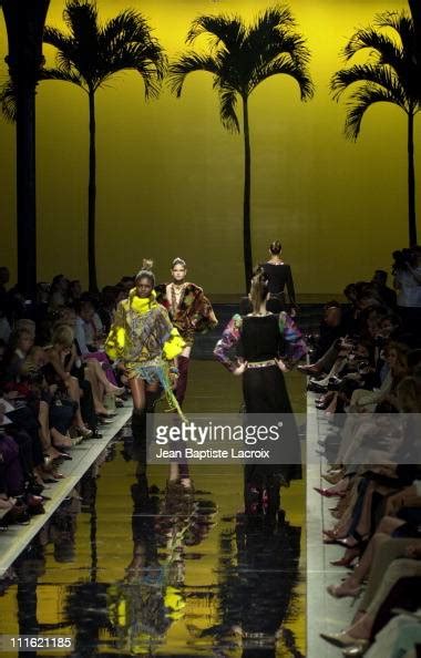 Emanuel Ungaro Haute Couture Collection 20022003 News Photo Getty Images