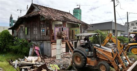 Materials not to be deposited in a street without permission 22. Malay traditional house demolished according to law | New ...