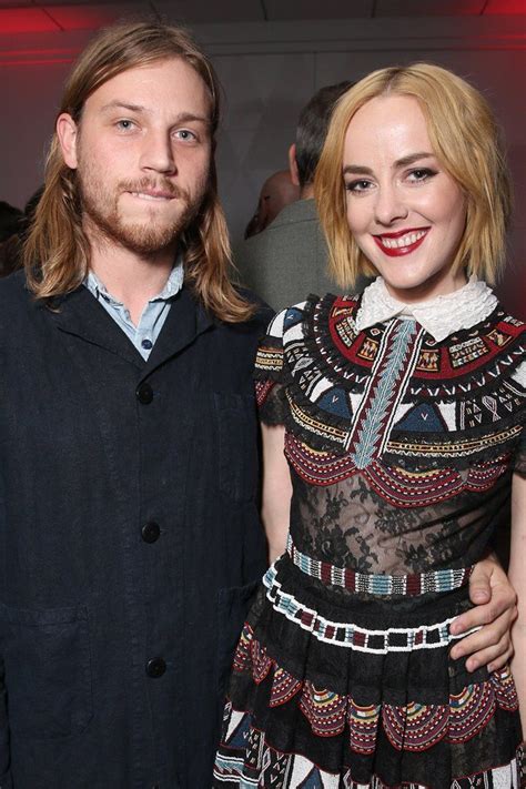 Jena Malone Announces Her Engagement With Help From Her 3 Month Old Son