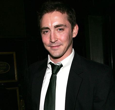 19 Of The Most Breathtaking Celebrity Beard Transformations Ever Beard Lee Pace Celebrities