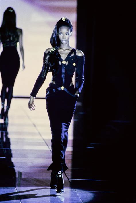 Versace Fall 1992 Ready To Wear Fashion Show Vogue Fashion Versace